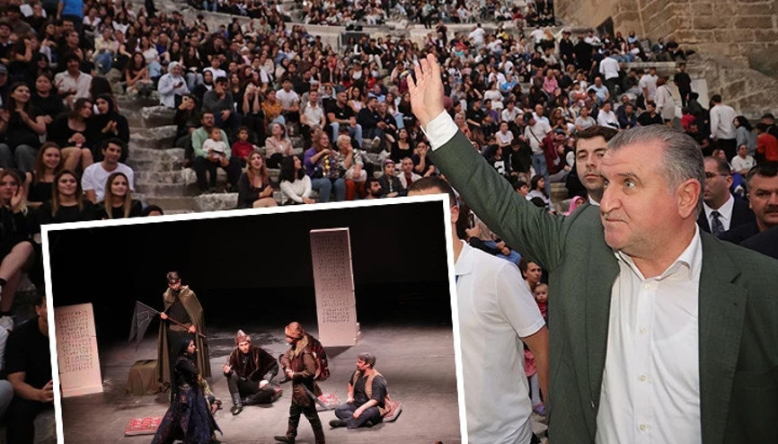 Genç oyuncular Aspendos Antik Tiyatrosunda sahne aldı