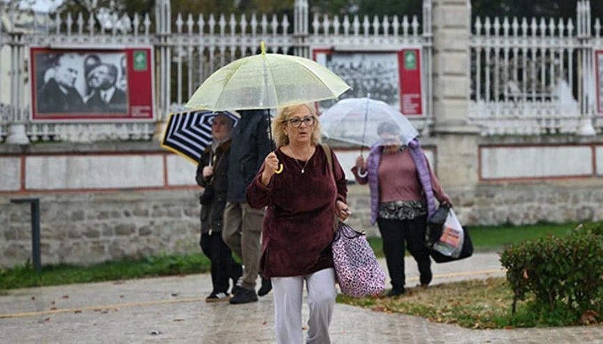 Edirnede sağanak etkili oluyor