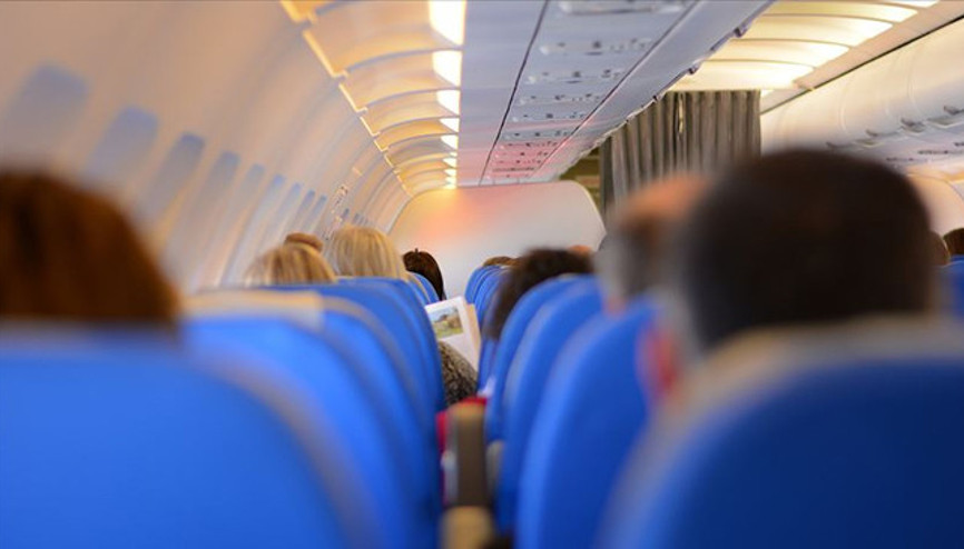 Sanki üzerinde bomba var şakası uçakta panik yarattı: Yolcu uçaktan indirildi