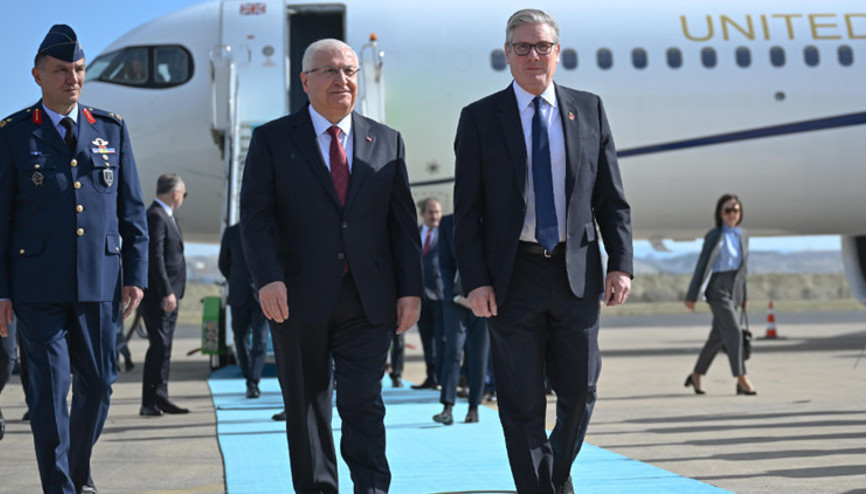 Milli Savunma Bakanı Güler, İngiltere Başbakanı Starmeri karşıladı