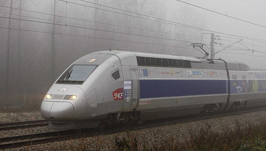 Kablolar yandı: Ulaşım iptal edildi