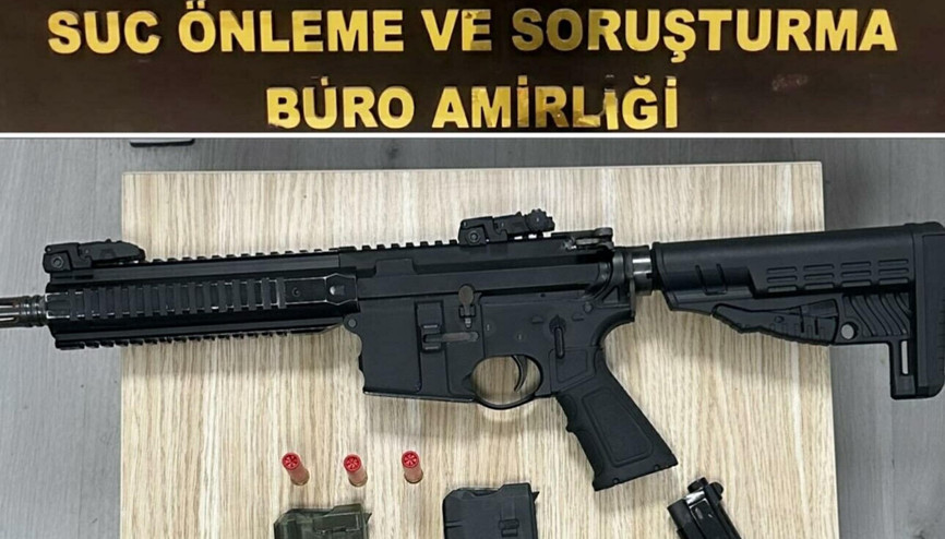 İzmir’de ruhsatsız silah ve uyuşturucu operasyonu; 6 gözaltı İzmir’de ruhsatsız silah ve uyuşturucu operasyonu; 6 gözaltı