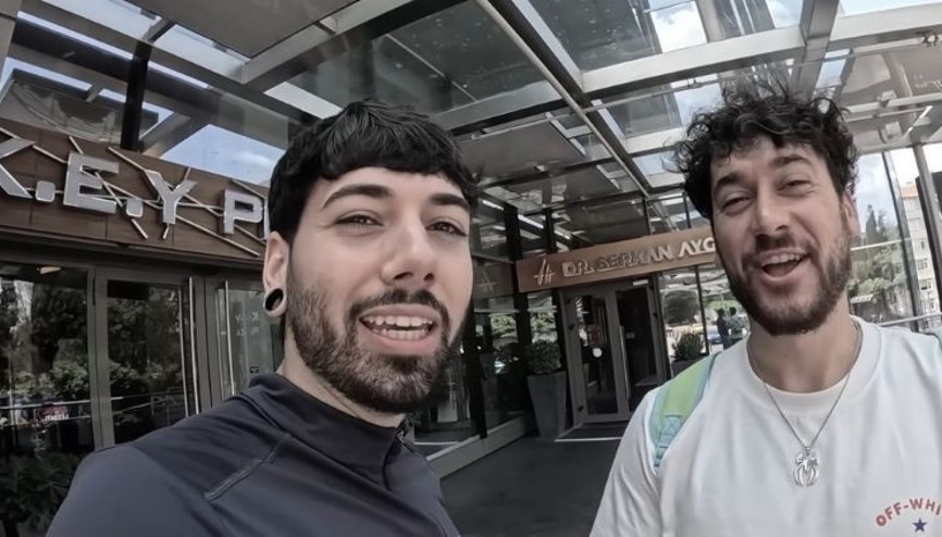 İspanyol Youtubera Beyoğlu’nda kabusu yaşattılar… Darbedip pet şişe fırlattılar İspanyol Youtubera Beyoğlu’nda kabusu yaşattılar… Darbedip pet şişe fırlattılar