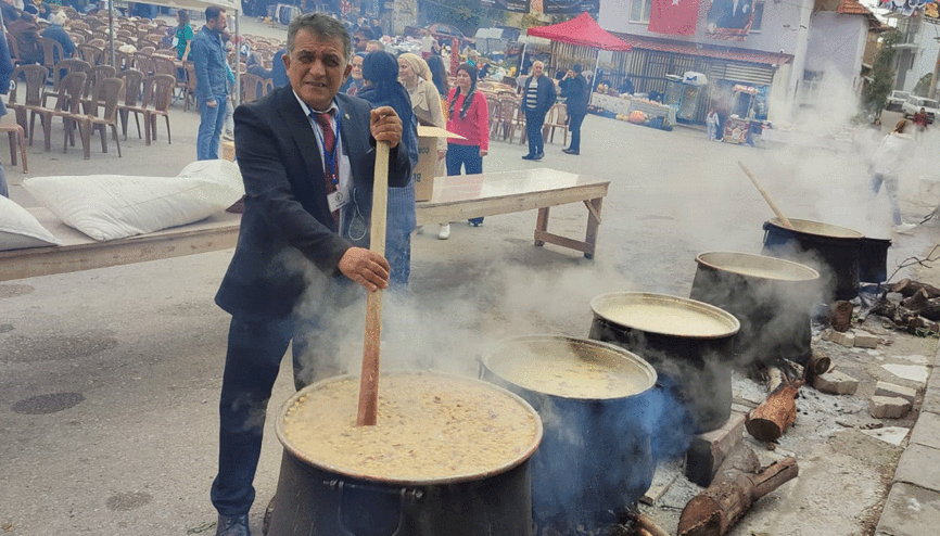Binlerce kişi dumanı üstünde tarhana çorbasında buluştu