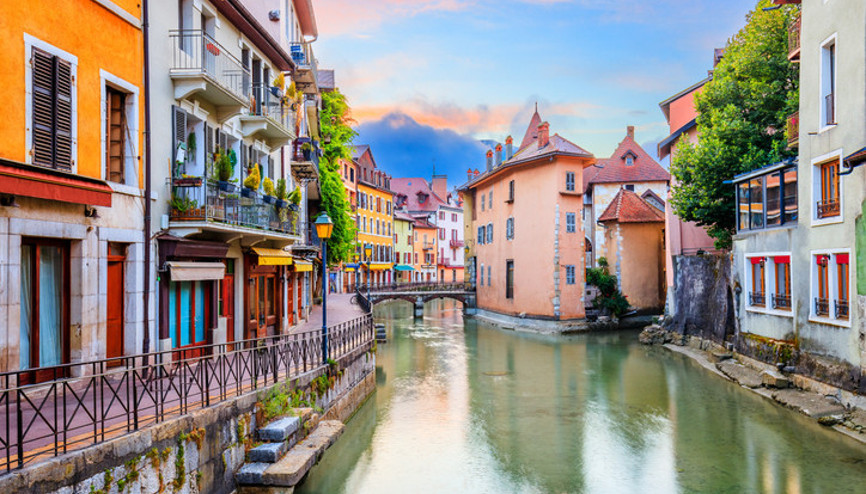 Dağlar, göl ve renkli sokaklar… Annecy’de büyüleyici bir yolculuk