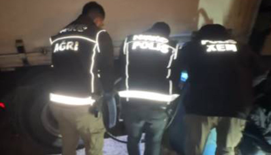 Bakan Yerlikaya duyurdu: Ağrıda ele geçirildi, 2 şüpheli gözaltına alındı