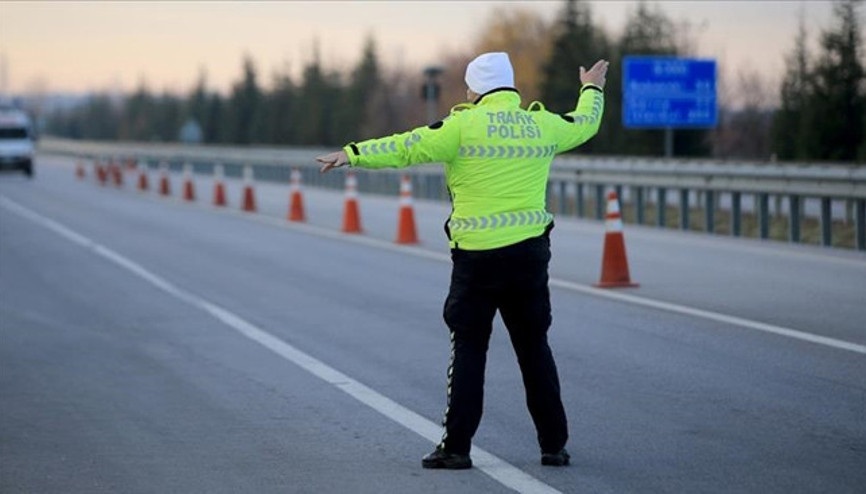 İstanbul Valiliği duyurdu: Pazar günü bazı yollar trafiğe kapanacak