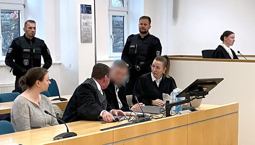 Öğrencisini istismar eden öğretmen yargılandı