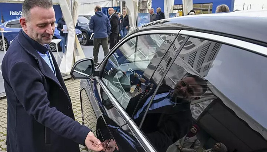 Yerli lastikten yerli otomobile Togg için Mercedes’ini geri verdi