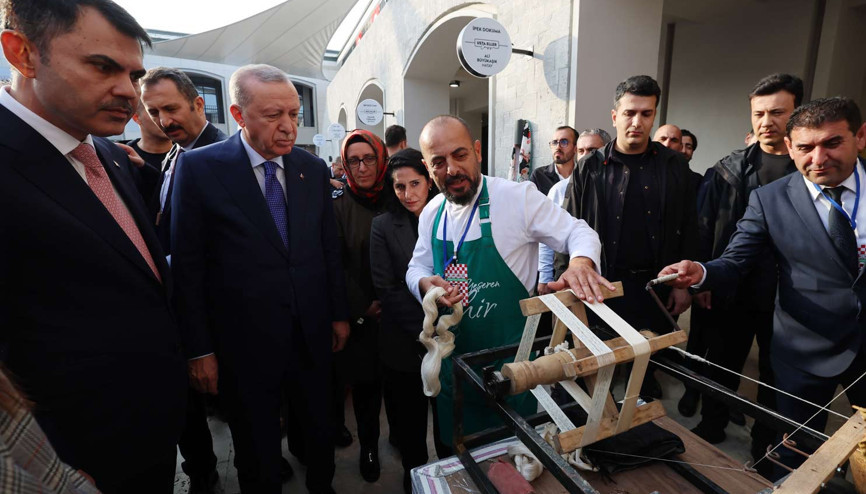 Cumhurbaşkanı Erdoğan, Atatürk Havalimanı Millet Bahçesinde Usta Eller Sanatçıları Çarşısını ziyaret etti