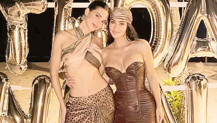 30’uncu yaş gününü plaj partisiyle kutladı