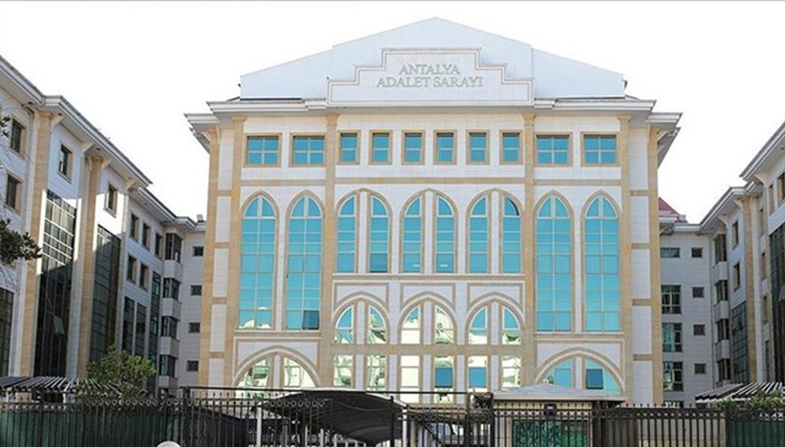 Antalyada rüşvet operasyonu: 8 kişi gözaltına alındı