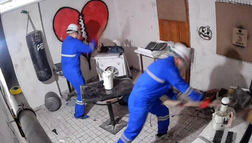 Eskişehir’de stres evine yoğun ilgi Streslerini eşya kırarak atıyorlar