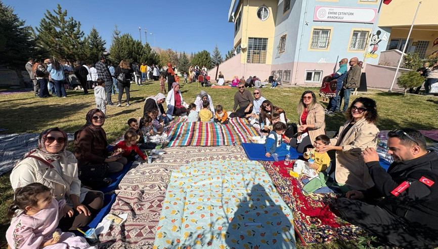 Ailem Okulum Projesi kapsamında Geleneksel Lezzetler Buluşması Ailem Okulum Projesi kapsamında Geleneksel Lezzetler Buluşması