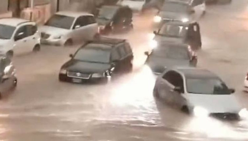 Sicilya’yı sel vurdu