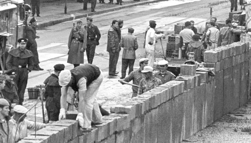 Berlin Duvarı’nın yıkılışının 36.yılı Berlin Duvarı’nın yıkılışının 36.yılı