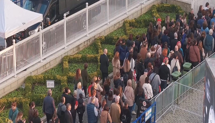 Dolmabahçede oluşan yoğunluk havadan görüntülendi