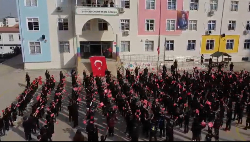 Batman’da 563 ilkokul öğrencisi, ‘Atatürk Çocukları’ şarkısını seslendirdi Batman’da 563 ilkokul öğrencisi, ‘Atatürk Çocukları’ şarkısını seslendirdi