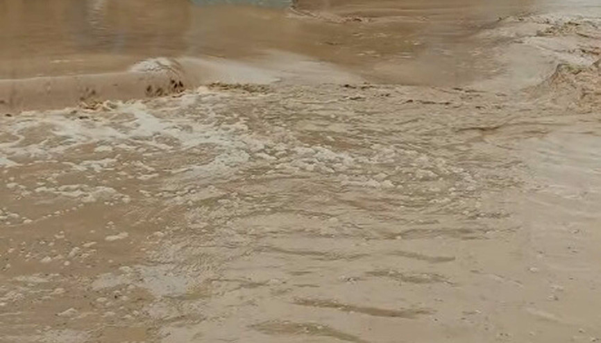 İzmirde sağanak etkili oldu