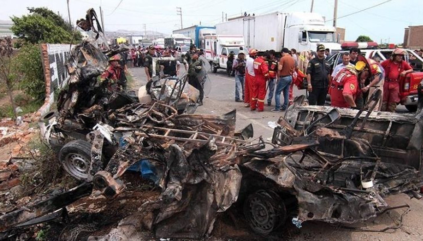 Peruda feci kaza… Otobüs, kamyonete çarptı: 37 ölü