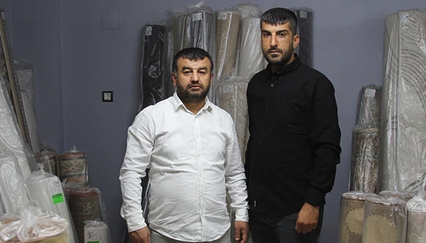 Adanada halıdan servet çıktı: Dürüst çalışandan örnek davranış