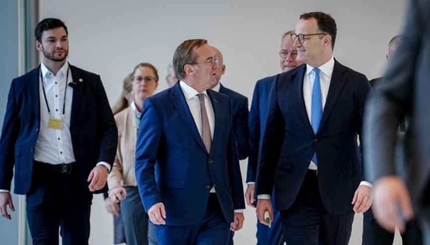 Koalisyon ortakları askerlik konusunda anlaştı