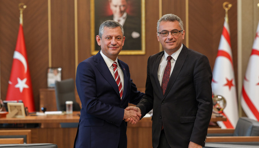 CHP Genel Başkanı Özel, KKTC Cumhurbaşkanı Erhürmanı ziyaret etti