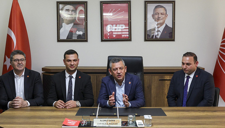 CHP Genel Başkanı Özel, Kiliste temaslarda bulundu