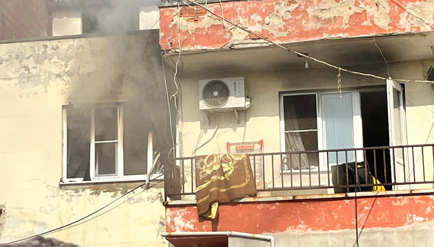 Aydında ev yangını; 18 yaşındaki Makbule öldü, 3 yaralı Aydında ev yangını; 18 yaşındaki Makbule öldü, 3 yaralı