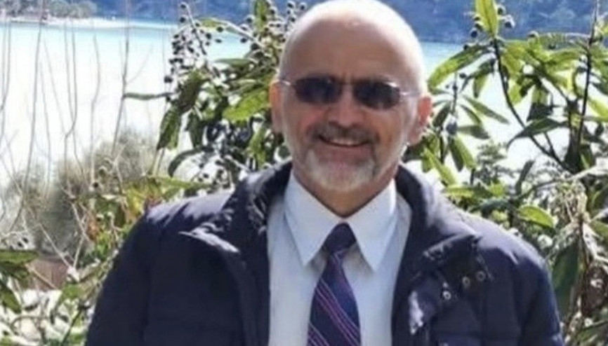 Voleybol maçında kalp krizi geçiren okul müdürü hayatını kaybetti