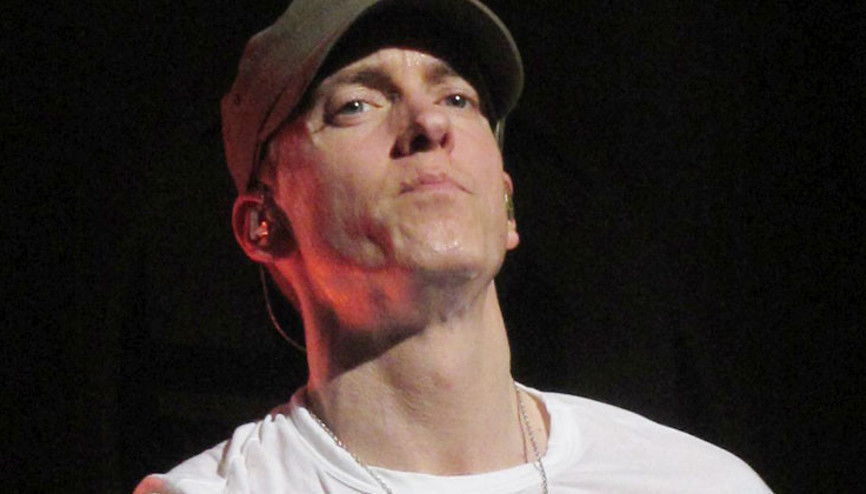 Ünlü rapçi Eminem, plaj eşyası satan şirkete dava açtı