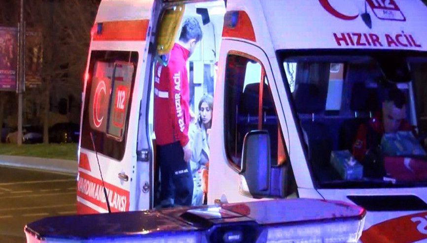 Sultangazide 27 katlı otelde yangın: 4 kişi hastaneye kaldırıldı