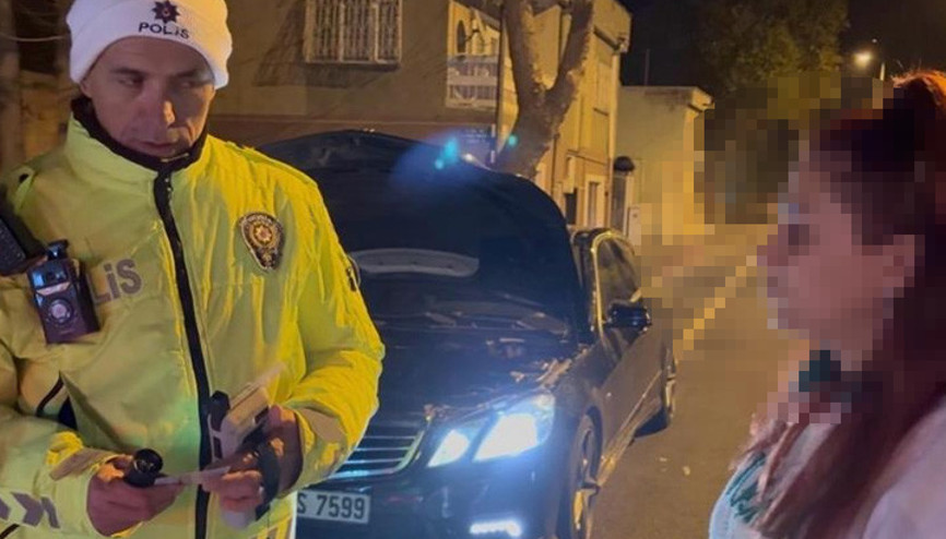 Gülerek üfledi, ağlayarak ayrıldı: 0.29 promil alkollü çıkan aday sürücünün ehliyeti iptal edildi Gülerek üfledi, ağlayarak ayrıldı: 0.29 promil alkollü çıkan aday sürücünün ehliyeti iptal edildi