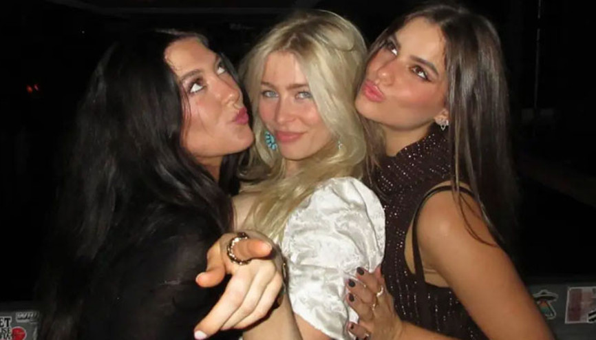 Keşke biraz annene benzeseydin... O giyinmeyi de poz vermeyi de iyi bilirdi