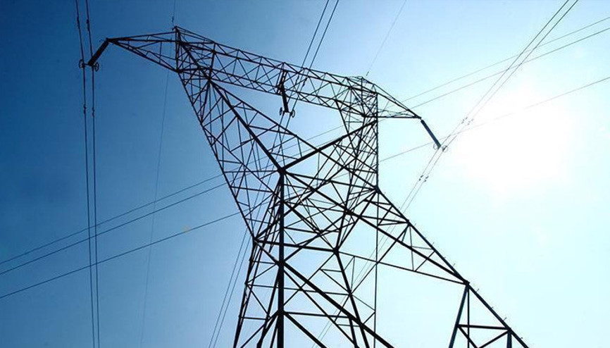 Avrupanın kalbi karanlığa gömüldü: Pariste çalışmalar sürüyor