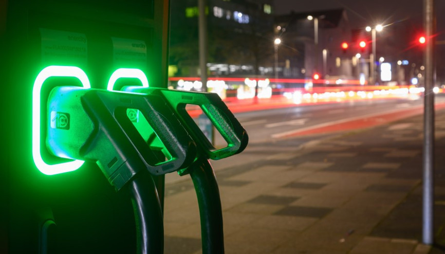 Almanyada elektrikli araçlara benzin istasyonu kolaylığı