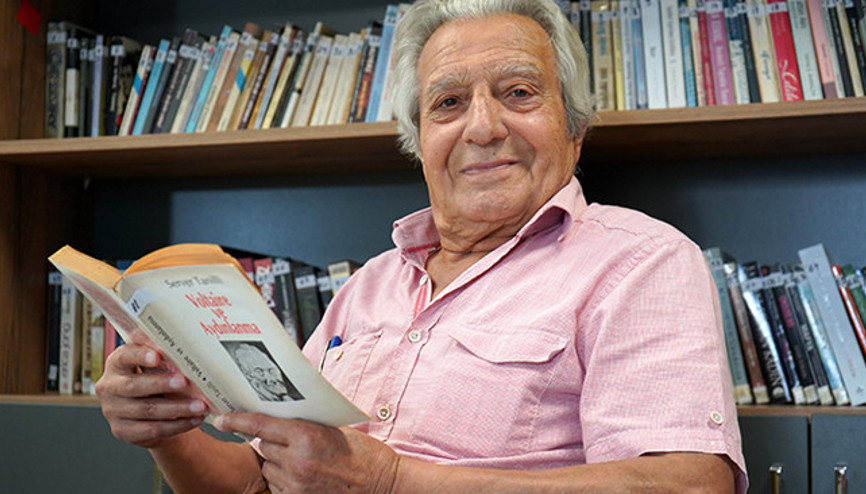 Emekli öğretmen ünlülerle olan anılarını yazıyor: O sözünü hiç unutmadım