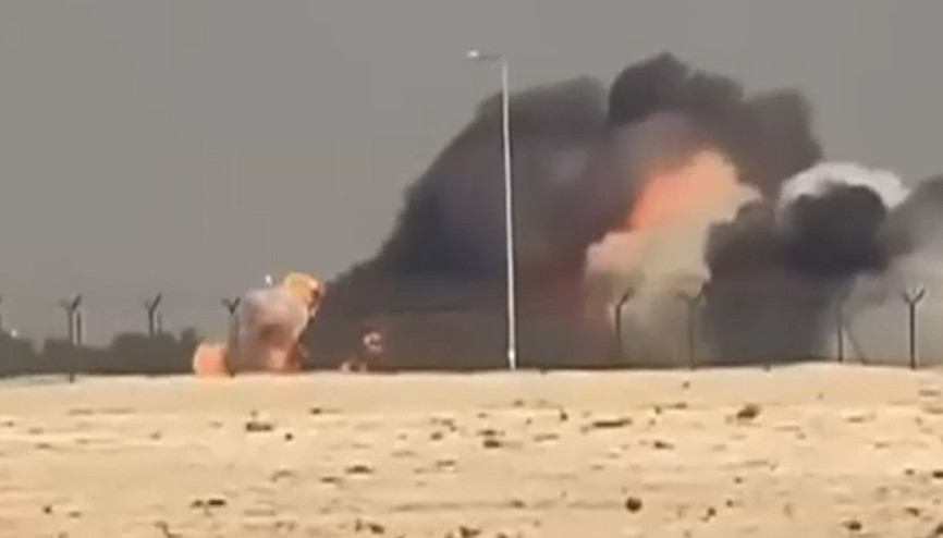 Dubaide savaş uçağının düşme anı kamerada