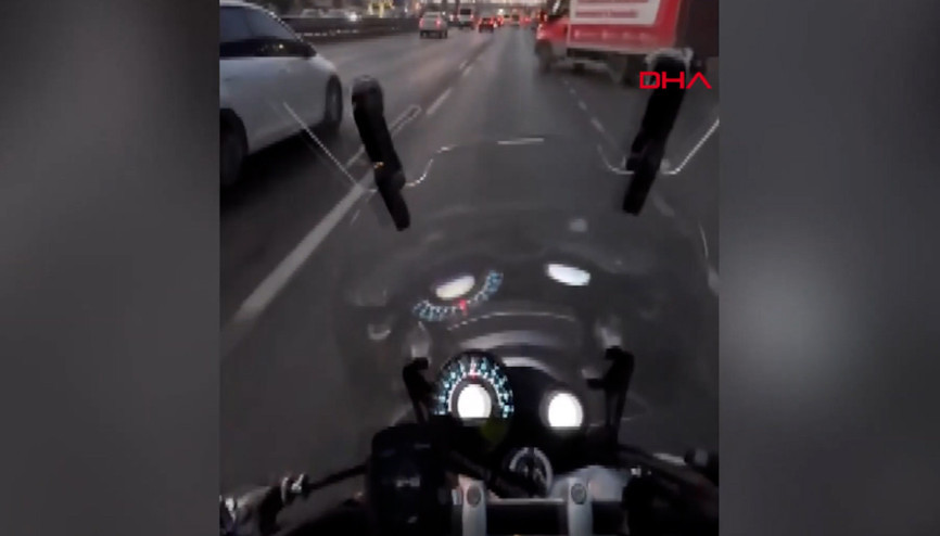 Kartal D-100de kamyonet yasak yerden yola girdi, motosikletli son anda kurtuldu