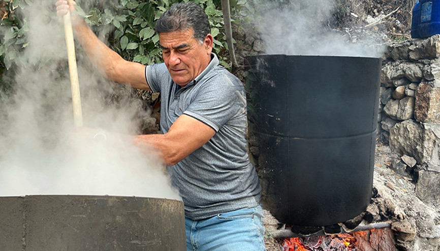 Ormanlarda kendiliğinden yetişiyor | Kazanlarda kaynatıp kilosunu bin liraya satıyorlar