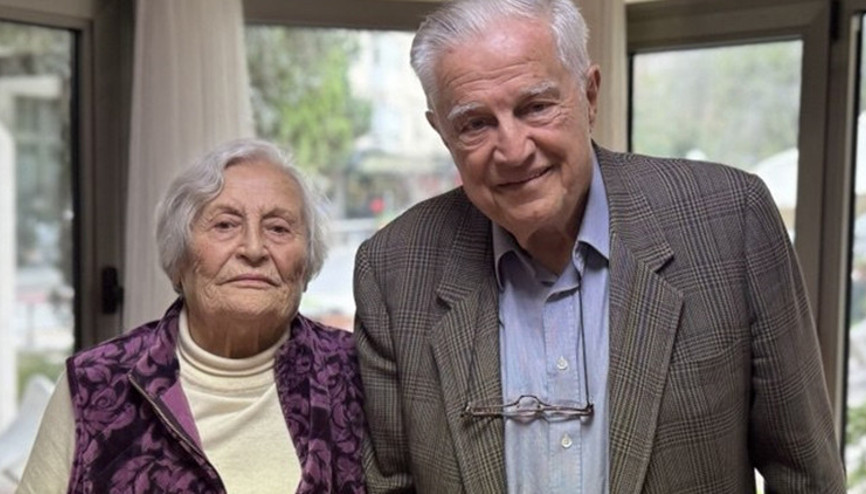 Tesadüfün böylesi: Yolları 70 yıl sonra huzurevinde kesişti... Oğlum, diyorum başka da bir şey demiyorum Tesadüfün böylesi: Yolları 70 yıl sonra huzurevinde kesişti... Oğlum, diyorum başka da bir şey demiyorum