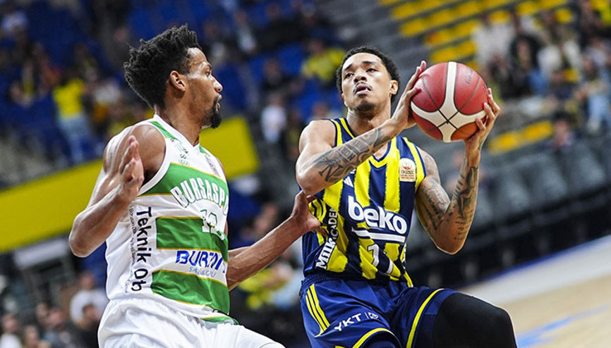 Fenerbahçe Beko, evinde Bursasporu mağlup etti
