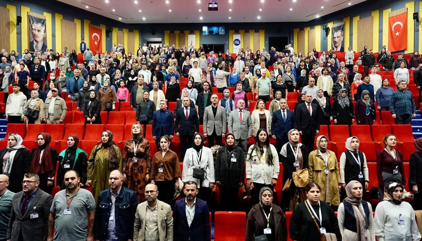 Sancaktepe Belediye Başkanı Alper Yeğin, Gençlik Merkezi velileriyle buluştu