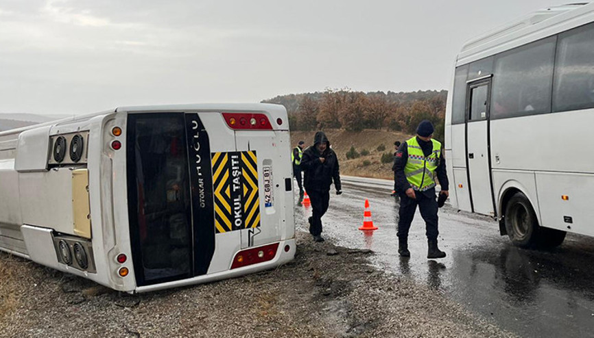 Okul servisi devrildi: 28i öğrenci 29 yaralı