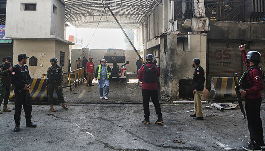Pakistanda canlı bomba saldırısı: 3 ölü 8 yaralı