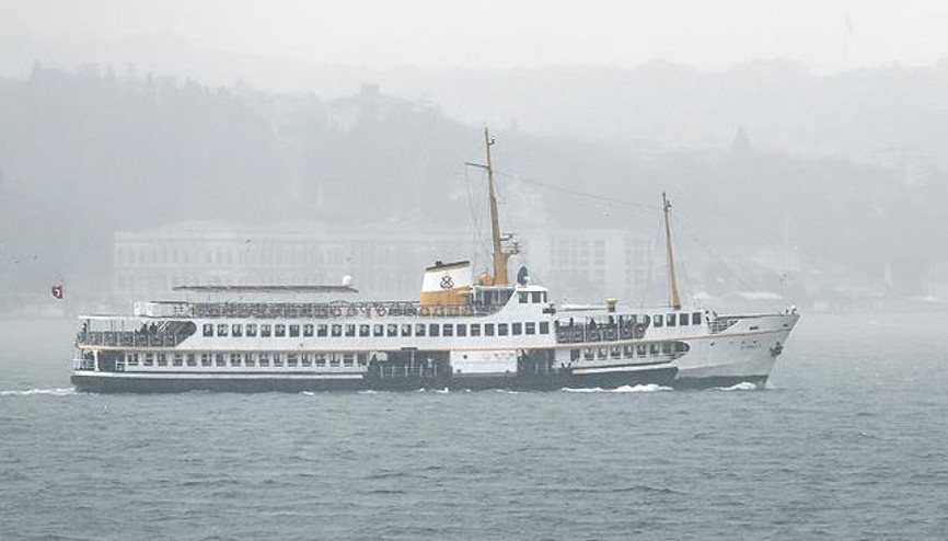 İstanbul Boğazı gemi trafiğine açıldı İstanbul Boğazı gemi trafiğine açıldı