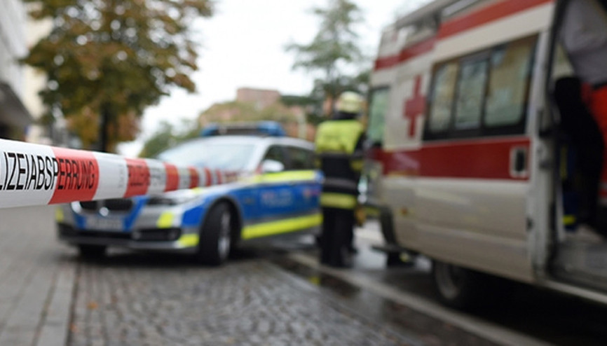 Bonnda otomobil bisiklete çarptı: Türk bisikletlinin yaşam mücadelesi sürüyor