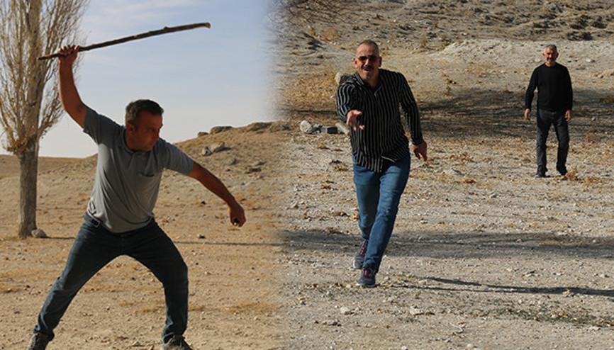 Köy meydanında toplanıp böyle stres atıyorlar Çocuklara örnek olmak için yapıyoruz