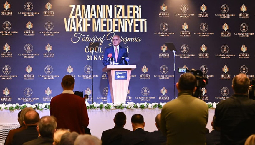 Bakan Ersoydan Ayasofya açıklaması: Özgün doku titizlikle korunuyor