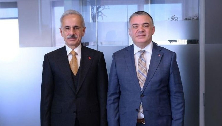 Ulaştırma ve Altyapı Bakanı Uraloğlu, Londrada temaslarda bulundu